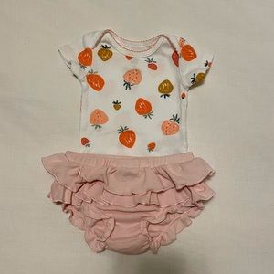 Carter's Newborn outfit like New!